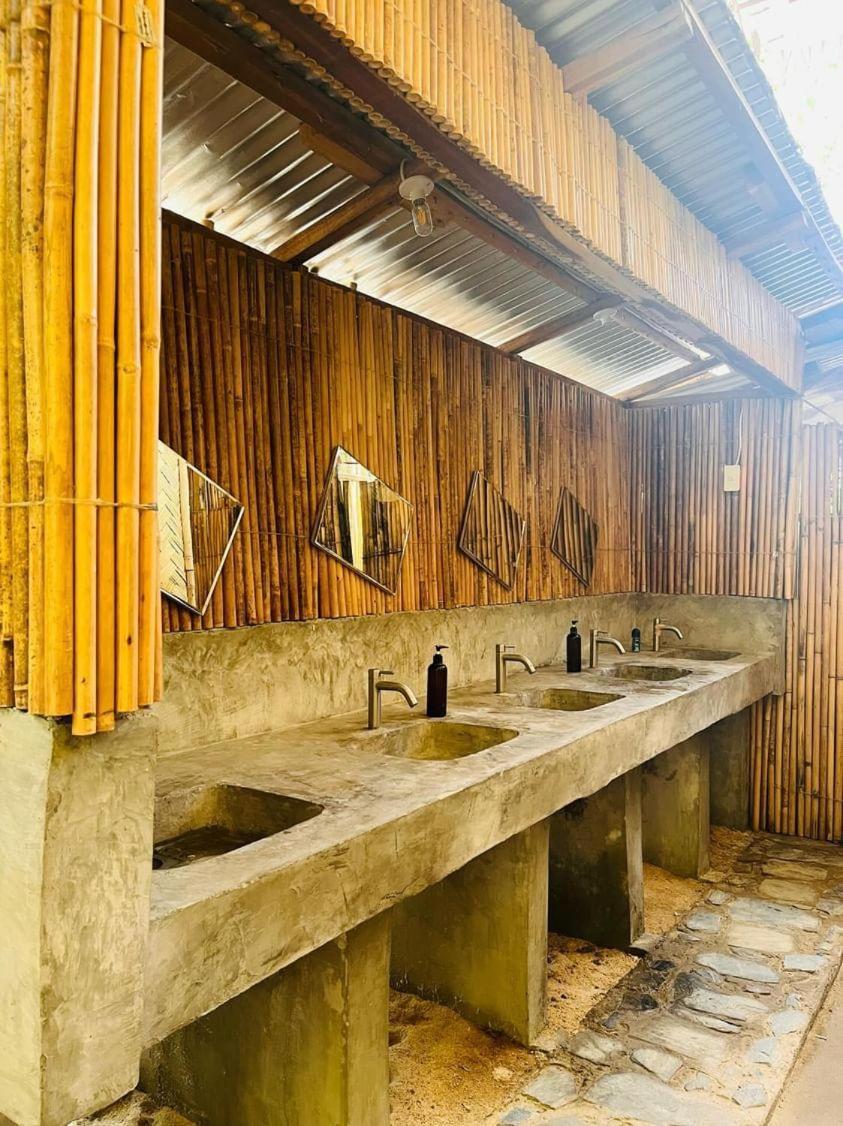 Oia Beach Hostel - Эль-Нидо Экстерьер фото