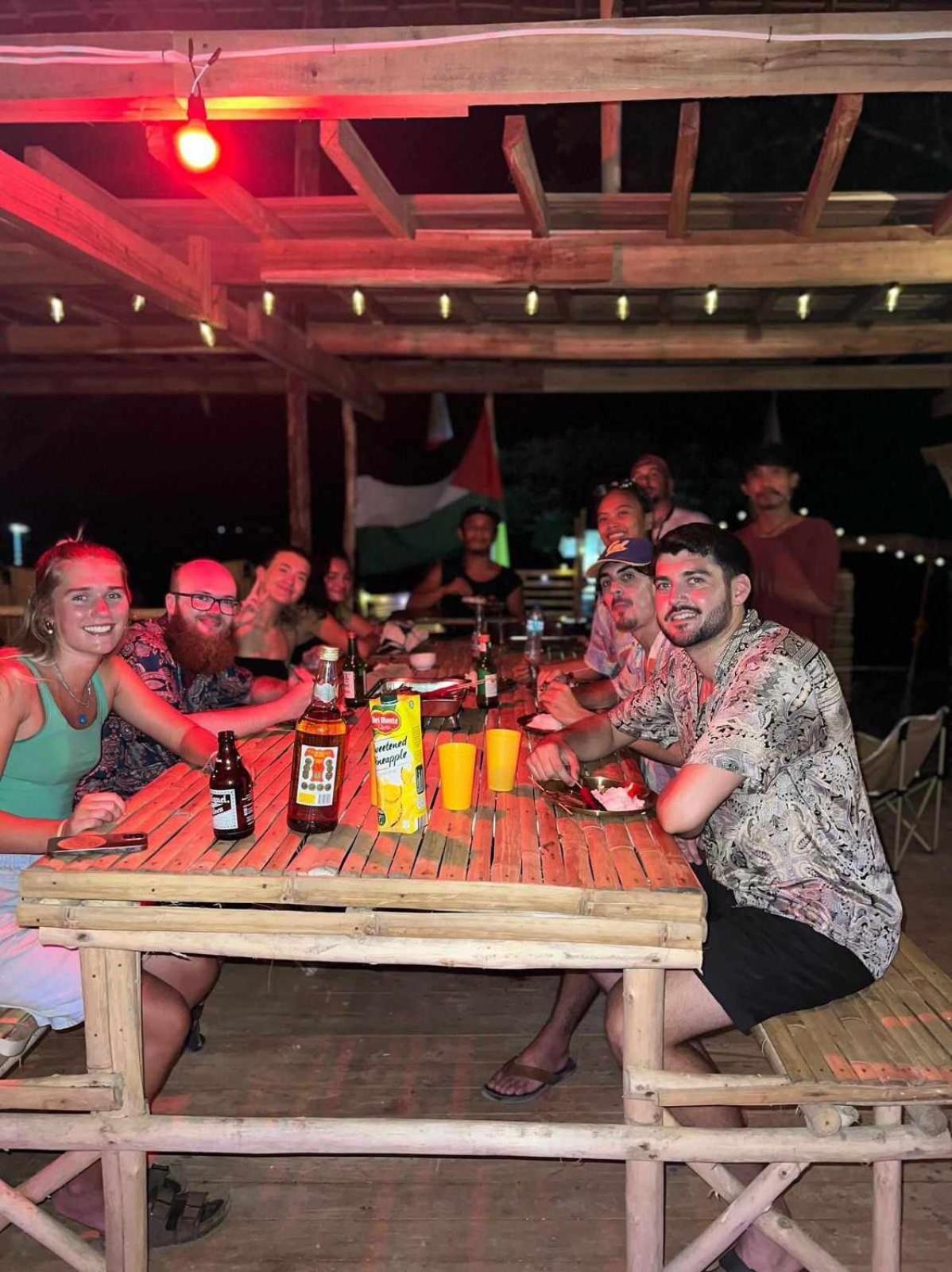 Oia Beach Hostel - Эль-Нидо Экстерьер фото