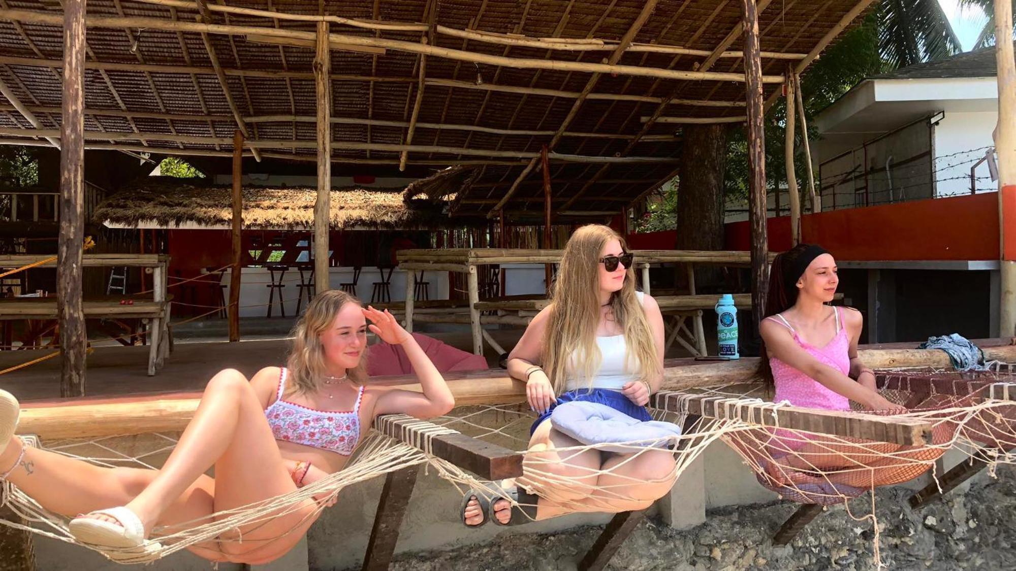 Oia Beach Hostel - Эль-Нидо Экстерьер фото
